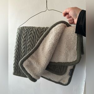 Vinter & Bloom organic toddler/baby blanket - soft/boho/fleece